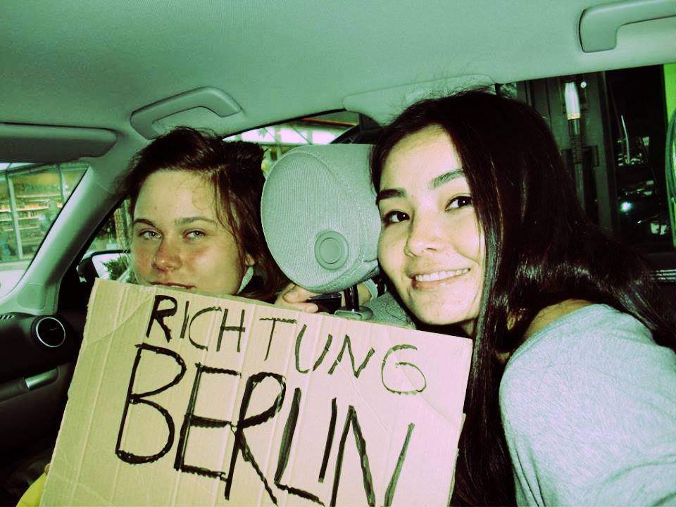 Шилдэг жүжигчин Д.Гэрэлмаагийн “бага нас & өсвөр үеийн төрх”